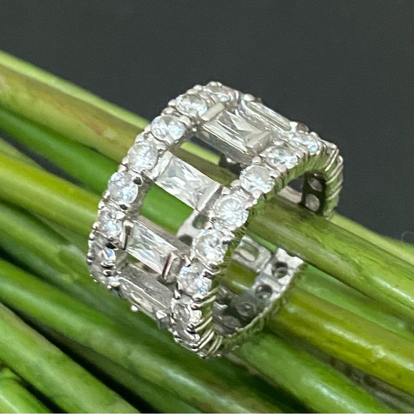 925 RSE Silver Cubic Zirconia Eternity Ring Size 7 11.1g - Picture 1 of 16